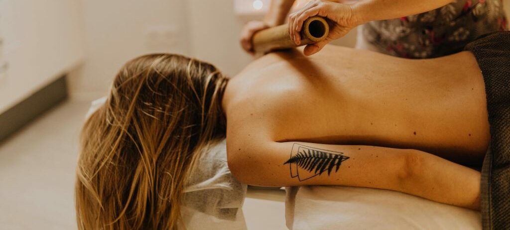 Massage aux bambous